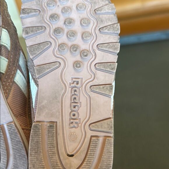 Reebok Pink Sneakers Classic Design Elastic Laces size 9 - Picture 8 of 8